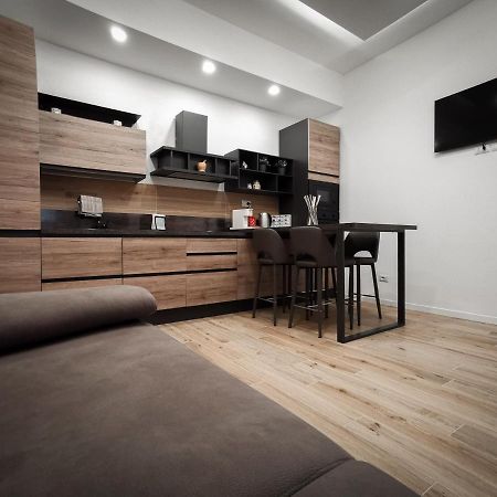 L Arche Comfort & Relax Brown Home Di Via Varesina Milano Eksteriør billede