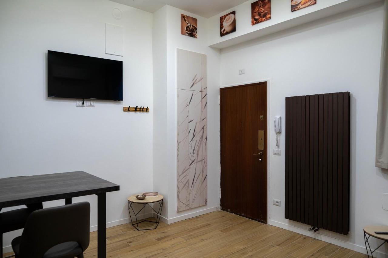 L Arche Comfort & Relax Brown Home Di Via Varesina Milano Eksteriør billede