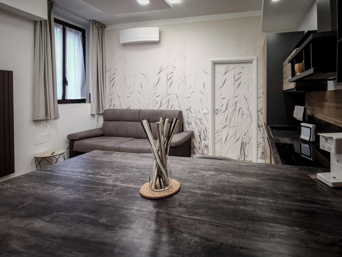L Arche Comfort & Relax Brown Home Di Via Varesina Milano Eksteriør billede