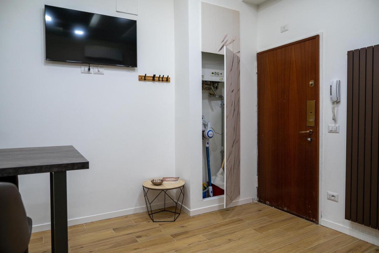 L Arche Comfort & Relax Brown Home Di Via Varesina Milano Eksteriør billede