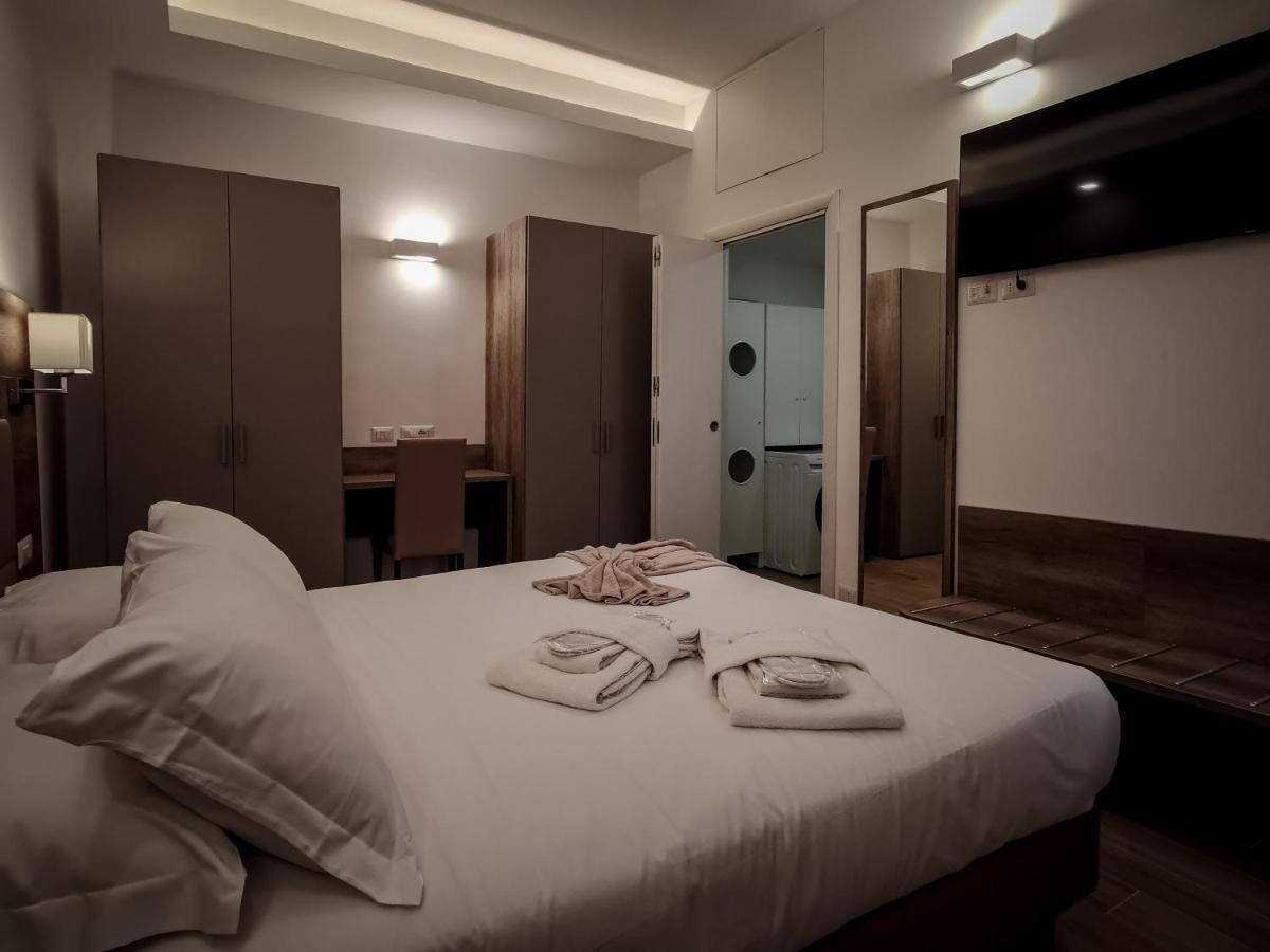 L Arche Comfort & Relax Brown Home Di Via Varesina Milano Eksteriør billede