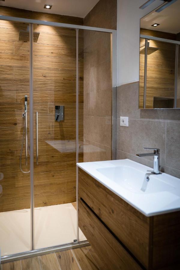 L Arche Comfort & Relax Brown Home Di Via Varesina Milano Eksteriør billede